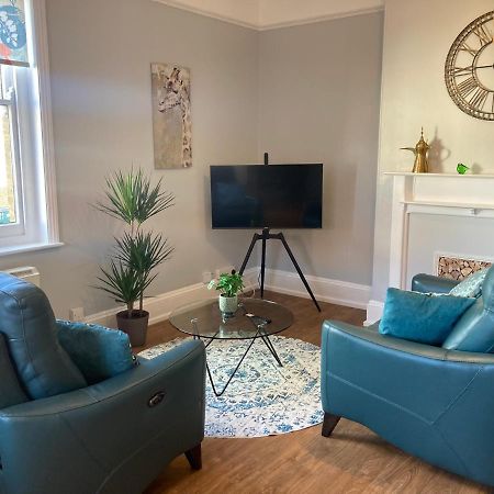 Stylish Flat In Yeovil Somerset Exterior foto