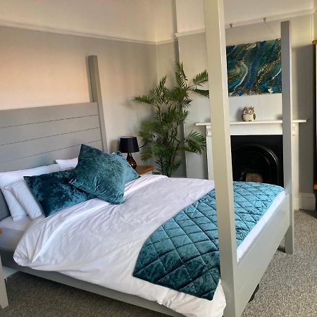 Stylish Flat In Yeovil Somerset Exterior foto